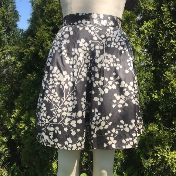 Anthropoloie Moulinette Soeurs Grey Floral Skirt - Picture 2 of 6